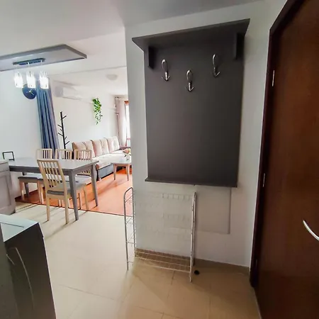 Deluxe In Belvedere With Terrace