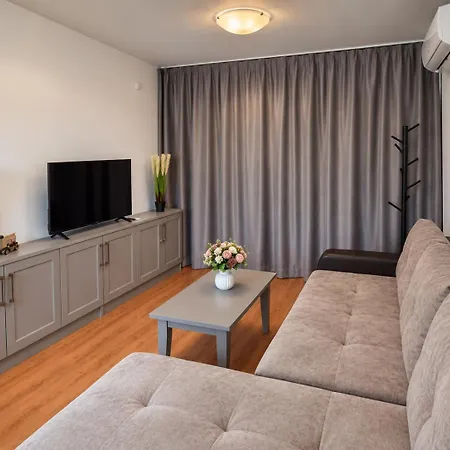Belvedere Deluxe With Terrace L103 *